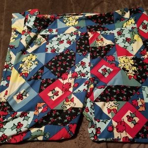 Lularoe Leggings size TC2, Poodle Holly Berries Floral, pre-owned